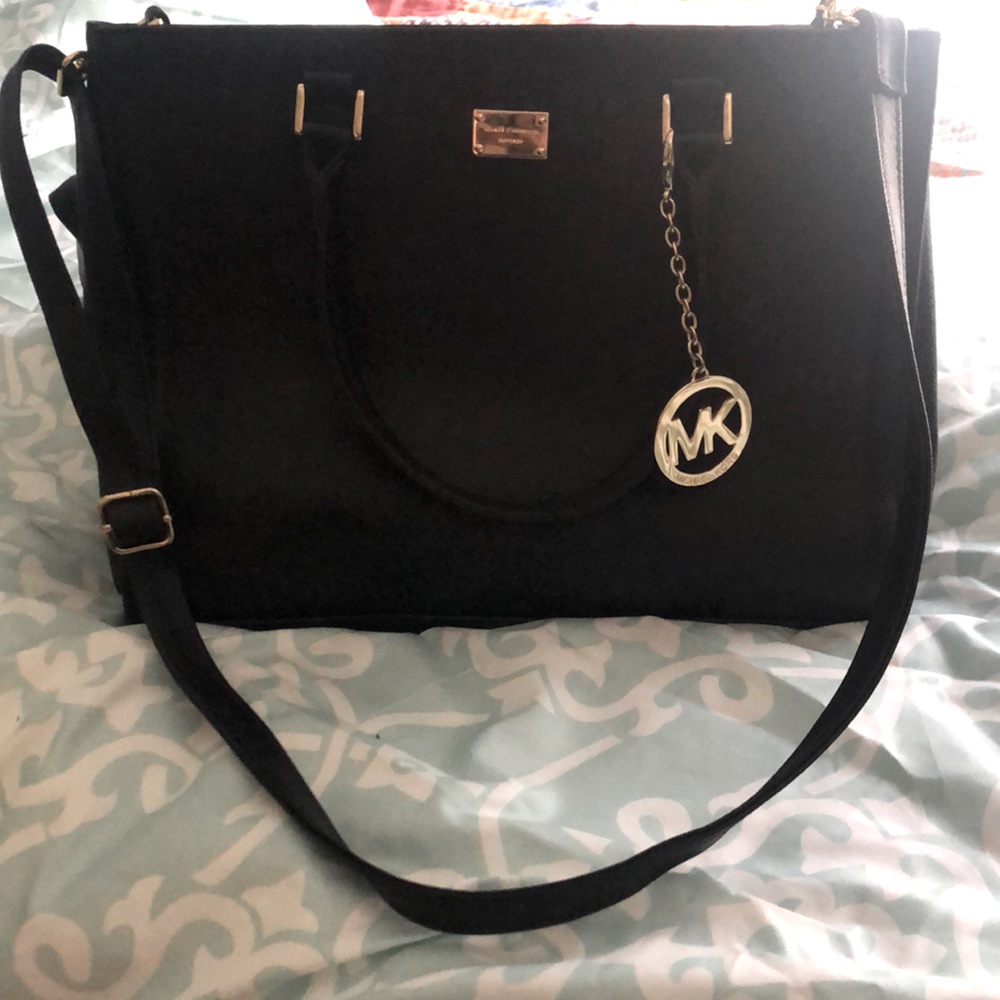 MK purse Like New